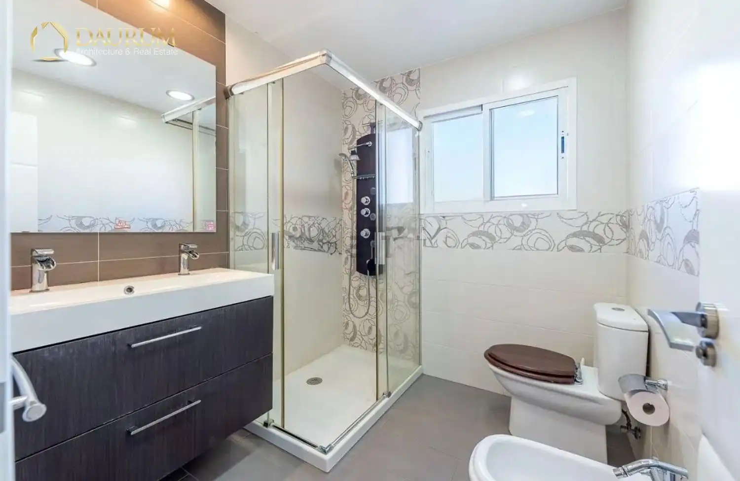 Bathroom of Attic for sale in Benalmádena  with Air Conditioner, Terrace and Storage room
