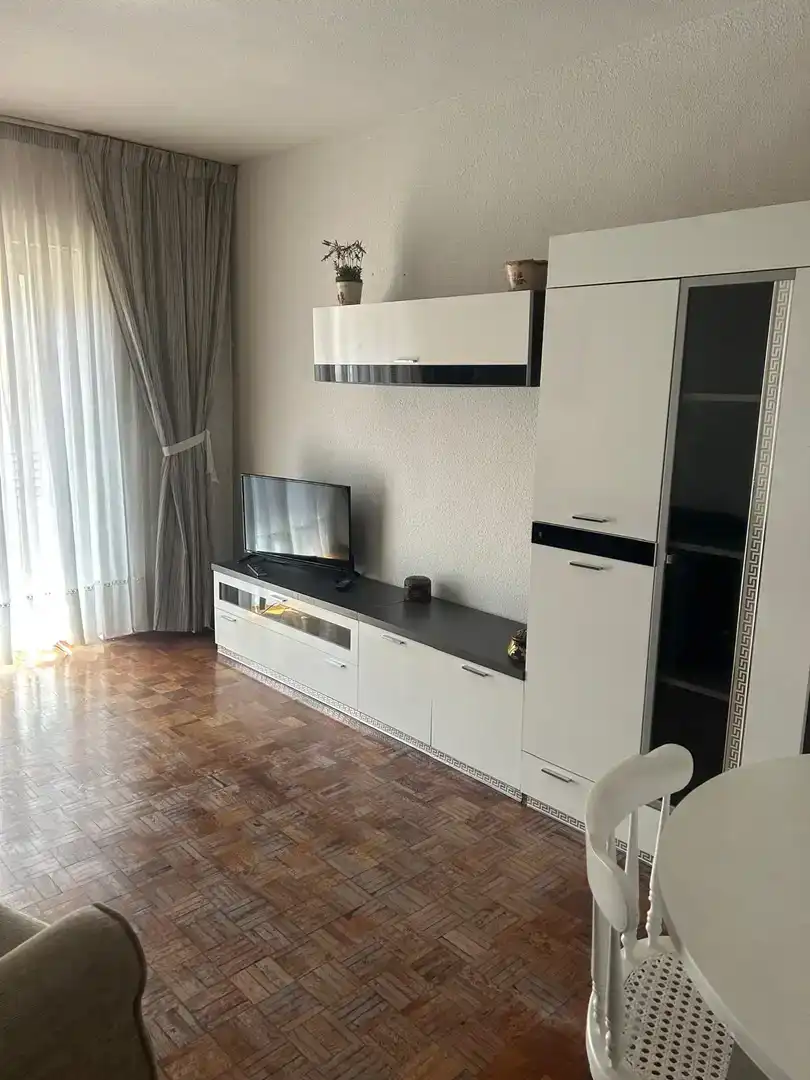 Wohnzimmer von Wohnung zur Miete in Ávila Capital mit Balkon