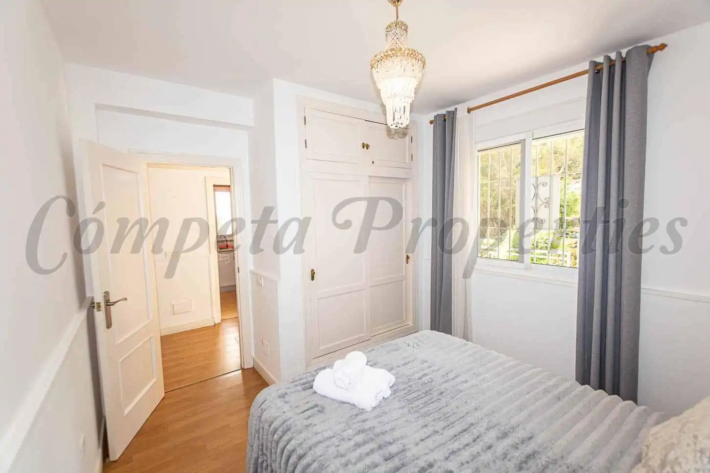 Apartamento con piscina en venta en Nueva Nerja, imagen 3