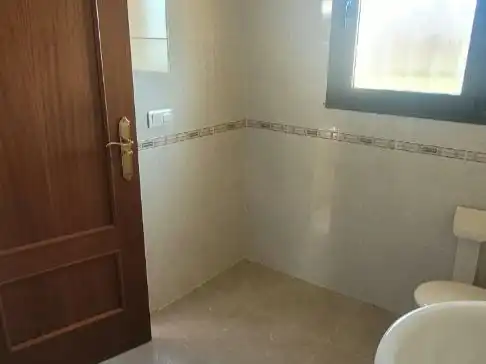 Baño de Casa o chalet en venta en El Tornadizo  con Jardín privado, Terraza y Trastero