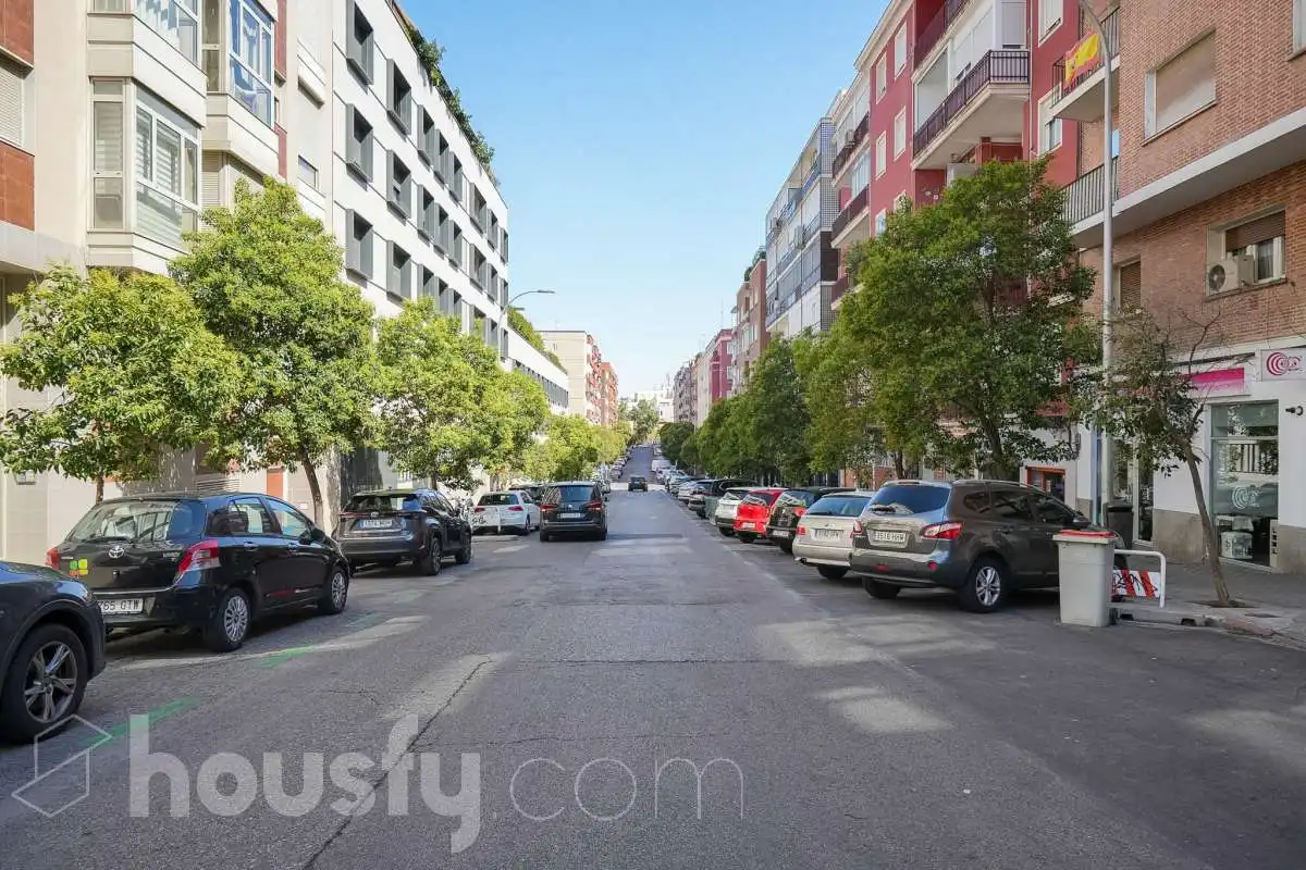 Vista exterior de Pis en venda en Madrid amb Aire condicionat, Calefacció i Moblat