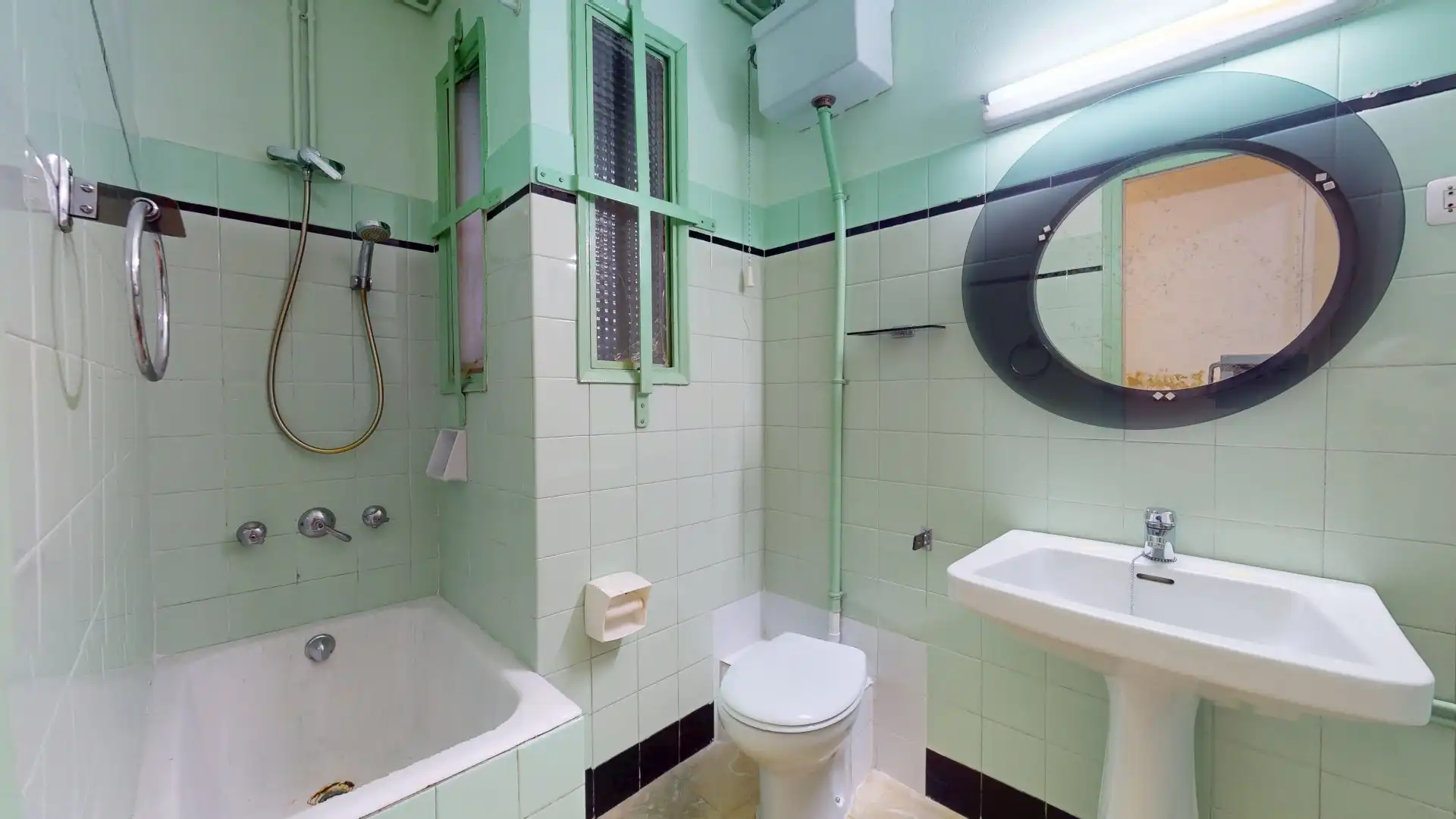 Bathroom of Flat for sale in Barcelona  with Air Conditioner, Terrace and Balcony