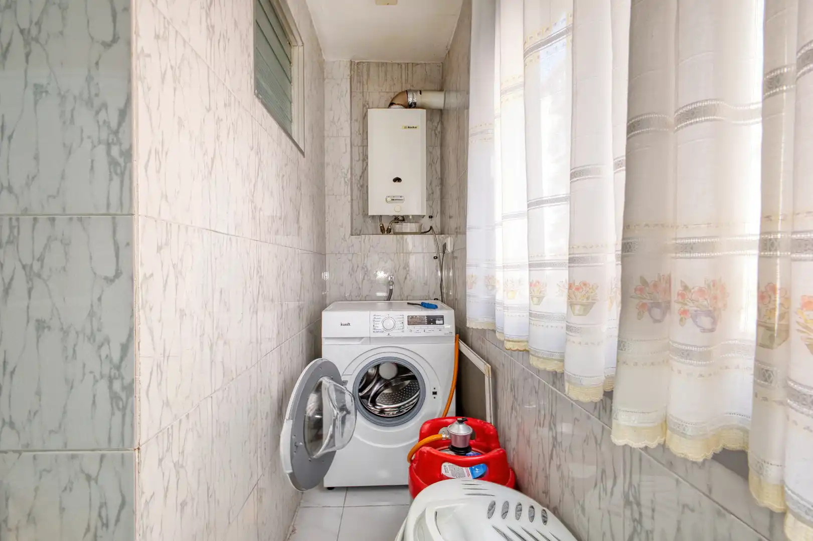 Bathroom of Flat for sale in Jijona / Xixona  with Storage room, Furnished and Oven
