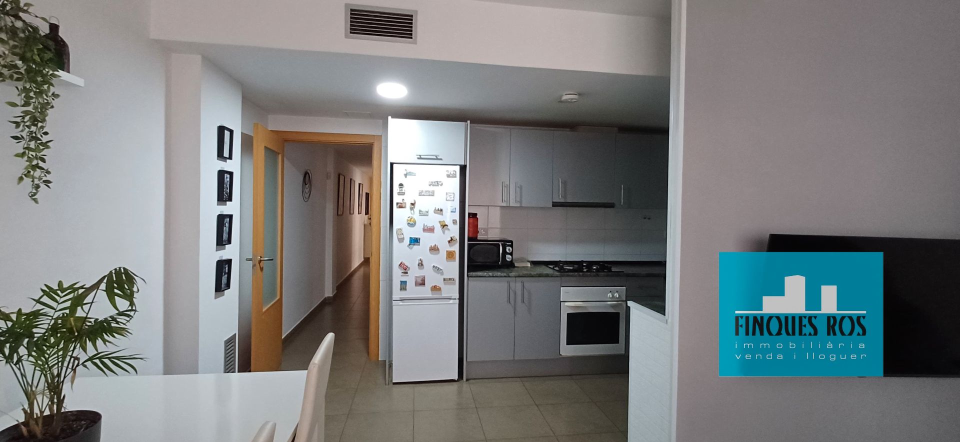 Cuina de Pis de lloguer en Vinaròs amb Aire condicionat, Calefacció i Moblat