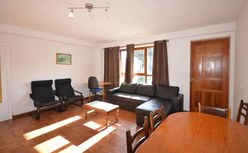 Sala de estar de Apartamento de alquiler en Llanes con Jardín privado, Terraza y Amueblado