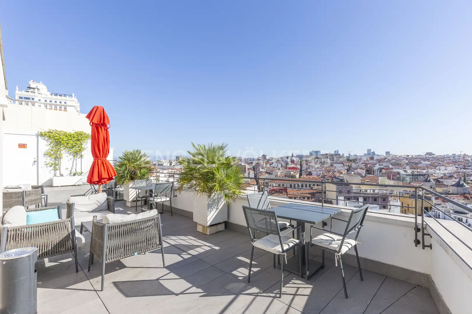 Terraza de Piso en venta en Madrid con Aire acondicionado, Calefacción y Piscina