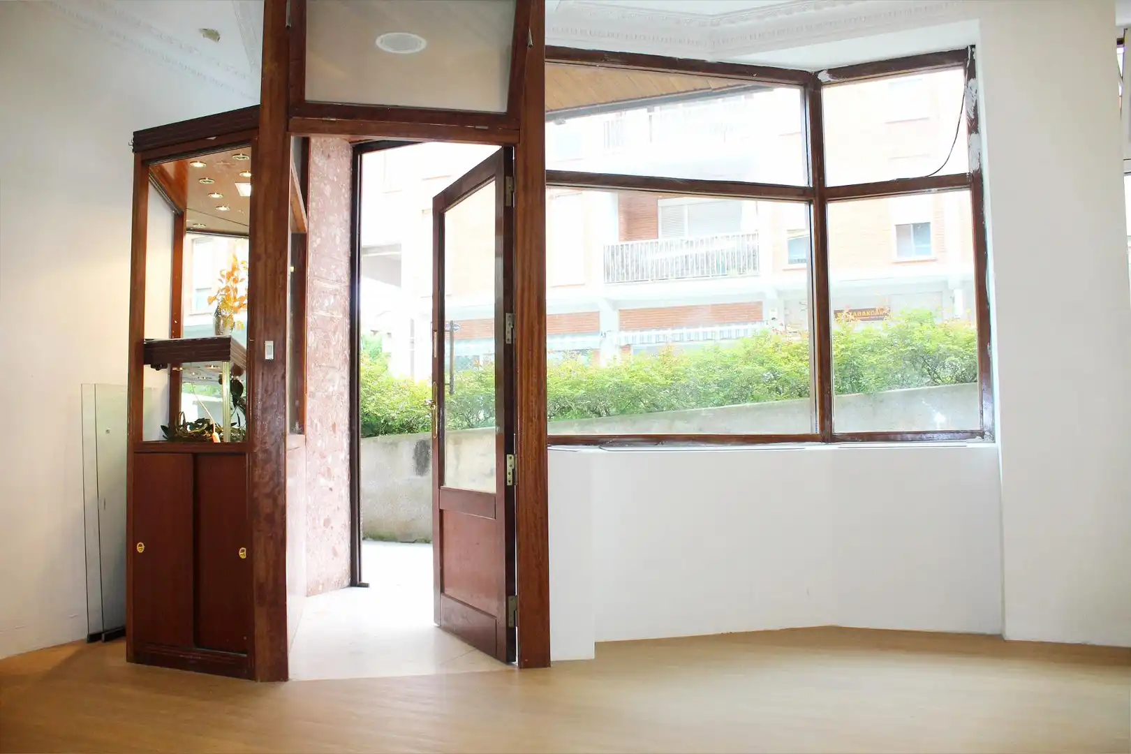 Local comercial en venda a Plaza Sagastieder, imagen 2