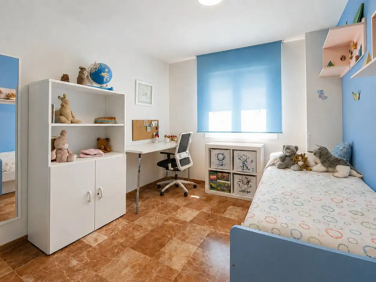 Dormitori de Pis en venda en  Huelva Capital amb Aire condicionat i Balcó
