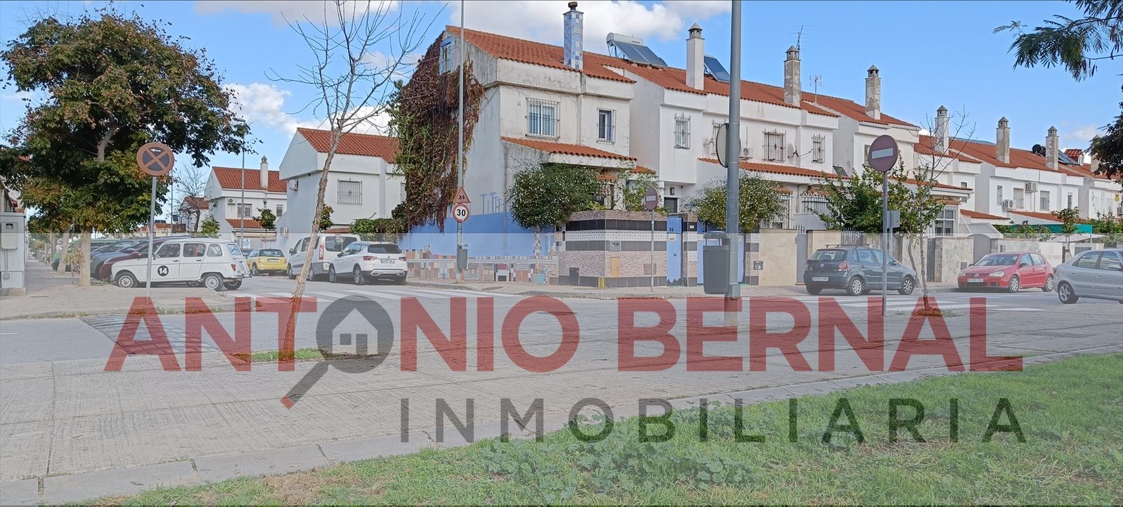 Vista exterior de Casa adosada en venta en Jerez de la Frontera con Aire acondicionado y Terraza