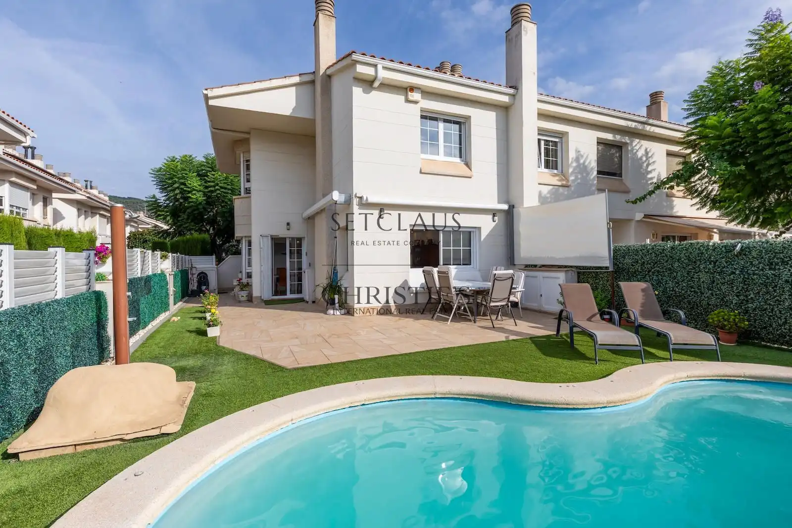 Maison mitoyenne avec piscine à vendre à Banyeres