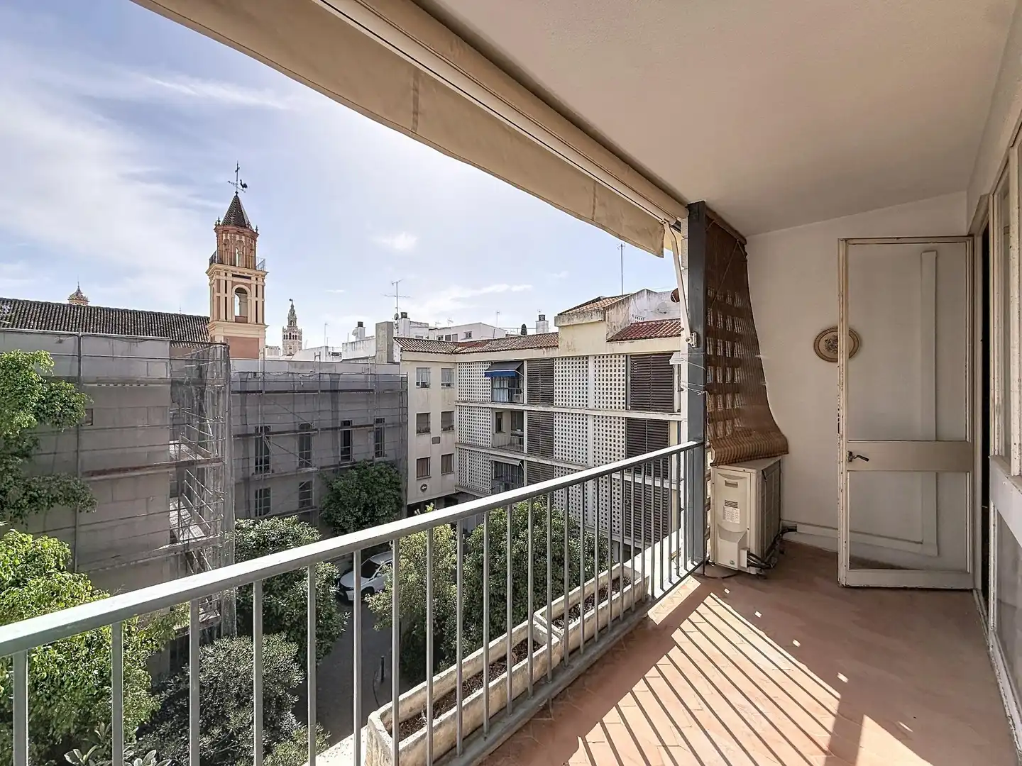 Vista exterior de Piso en venta en Sevilla con Aire acondicionado, Jardín privado y Trastero