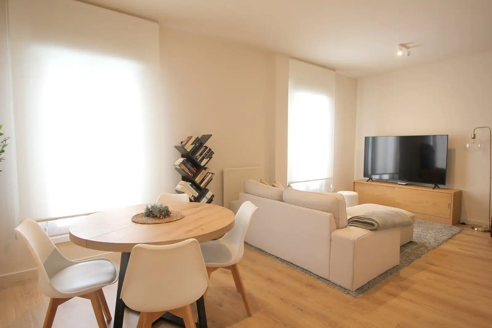 Sala d'estar de Pis en venda en Madrid amb Aire condicionat