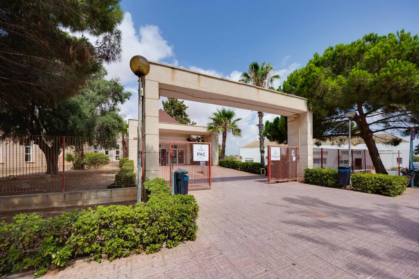 Vista exterior de Casa o chalet en venta en Torrevieja con Terraza y Amueblado