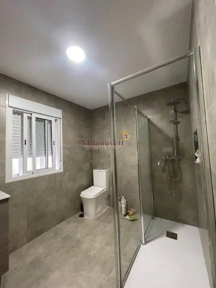 Baño de Apartamento de alquiler en Vigo  con Amueblado
