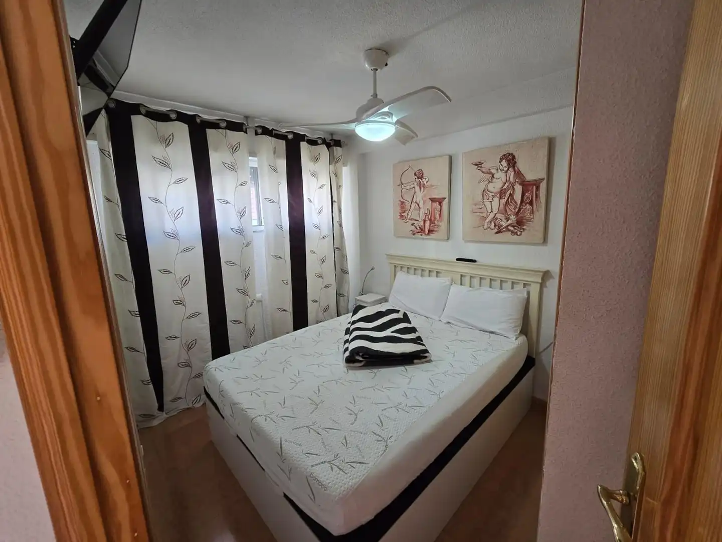 Dormitori de Apartament en venda en Benidorm amb Aire condicionat, Moblat i Piscina comunitària