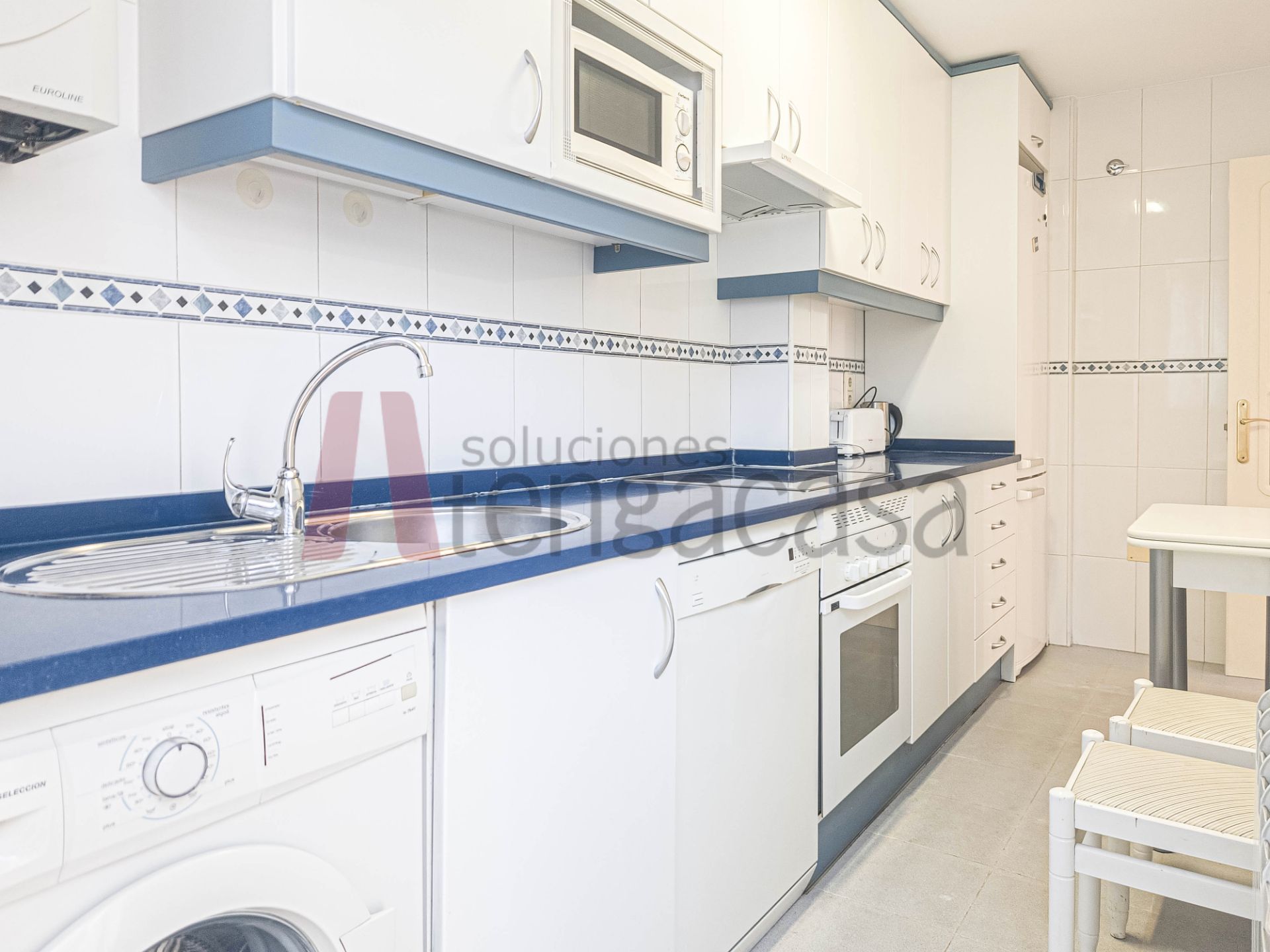 Cuina de Apartament de lloguer en  Madrid Capital amb Aire condicionat, Calefacció i Terrassa