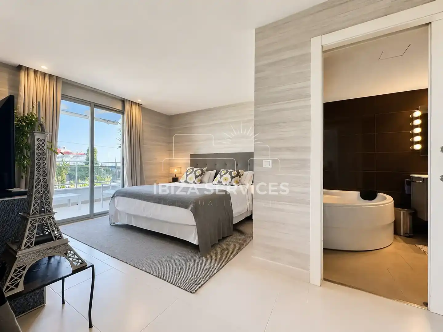 Bedroom of Houses for sale in Eivissa  with Air Conditioner and Swimming Pool