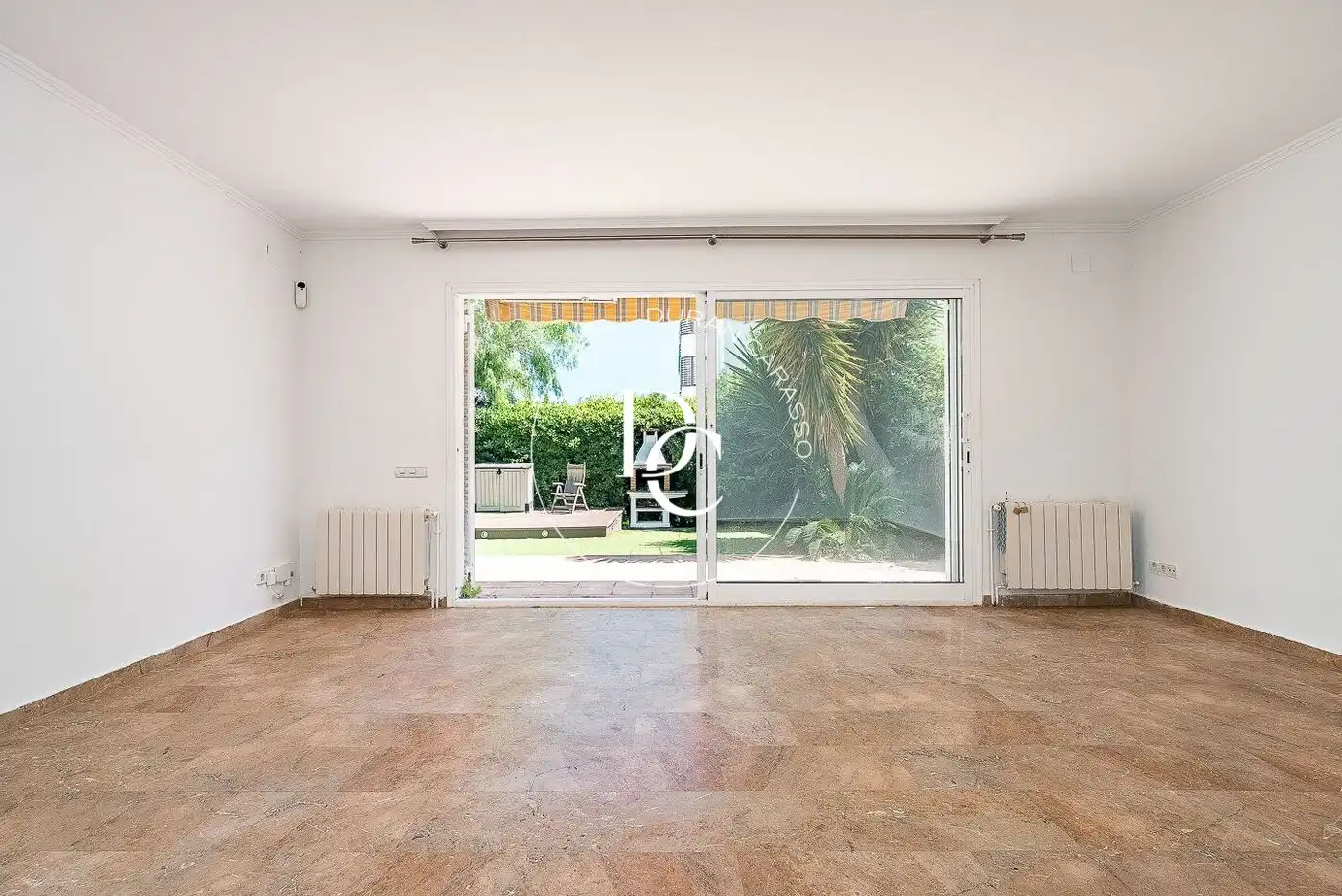 Casa con jardín en venta en Avinguda Mare de Déu de Montserrat, imagen 3