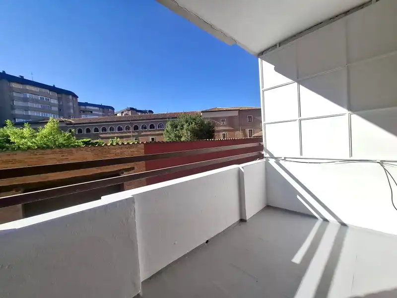 Terrassa de Pis de lloguer en Valladolid amb Calefacció i Balcó