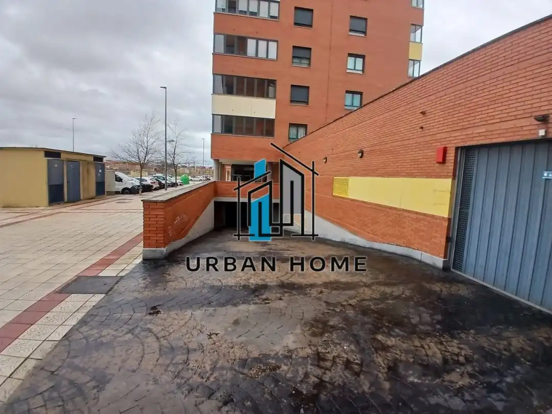 Piso en venta en María Moliner, Armunia