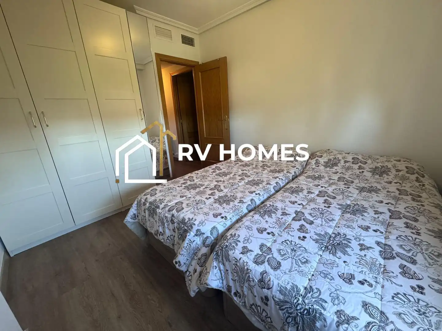 Habitación de Piso de alquiler en Cáceres con Aire acondicionado, Calefacción y Jardín privado