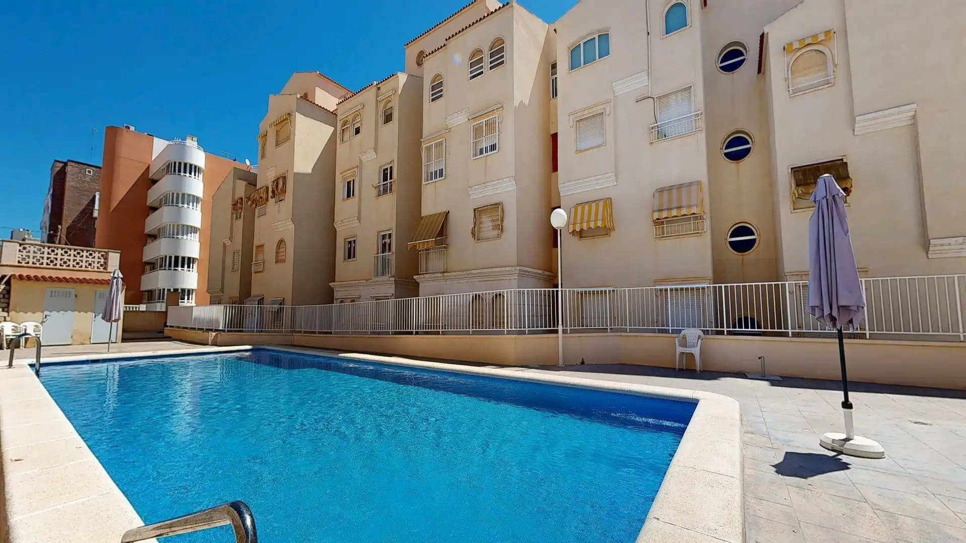 Piscina de Apartament de lloguer en Elche / Elx amb Aire condicionat, Jardí privat i Terrassa