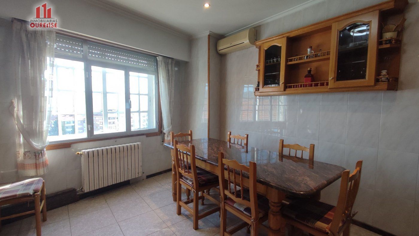 Menjador de Casa o xalet en venda en Ourense Capital  amb Calefacció