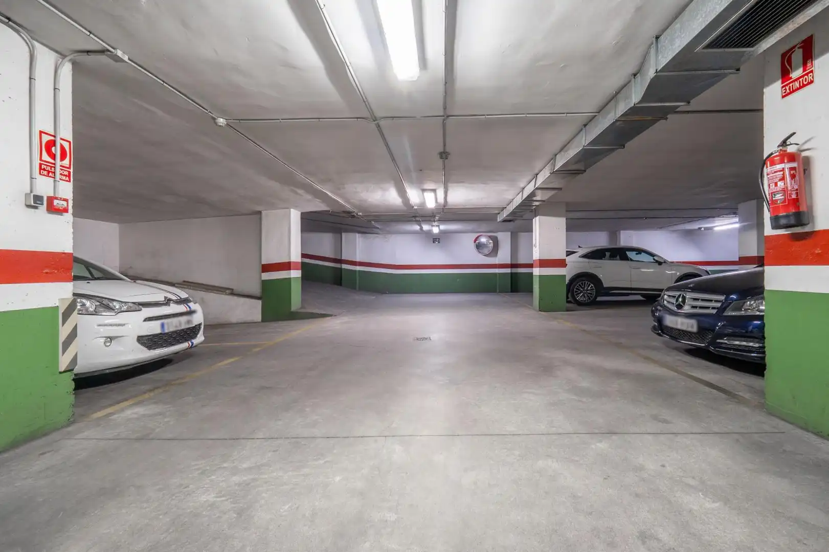 Parkplatz von Garage zum Verkauf in Granada