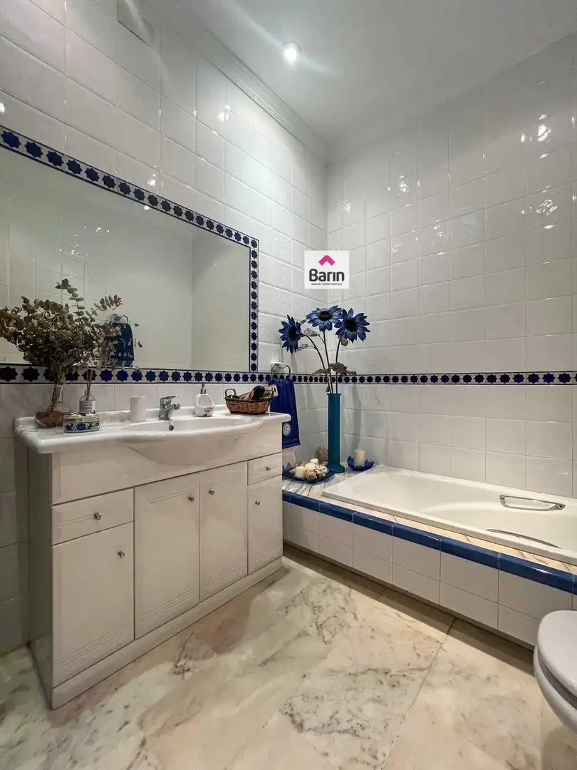 Bathroom of Houses for sale in La Roda de Andalucía  with Air Conditioner, Terrace and Storage room
