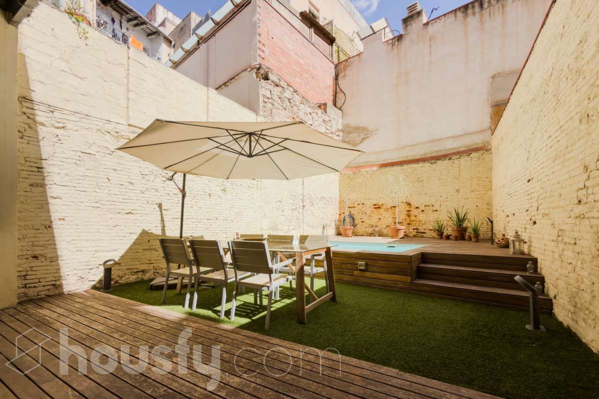 Terrace of Flat for sale in  Barcelona Capital  with Air Conditioner, Heating and Private garden