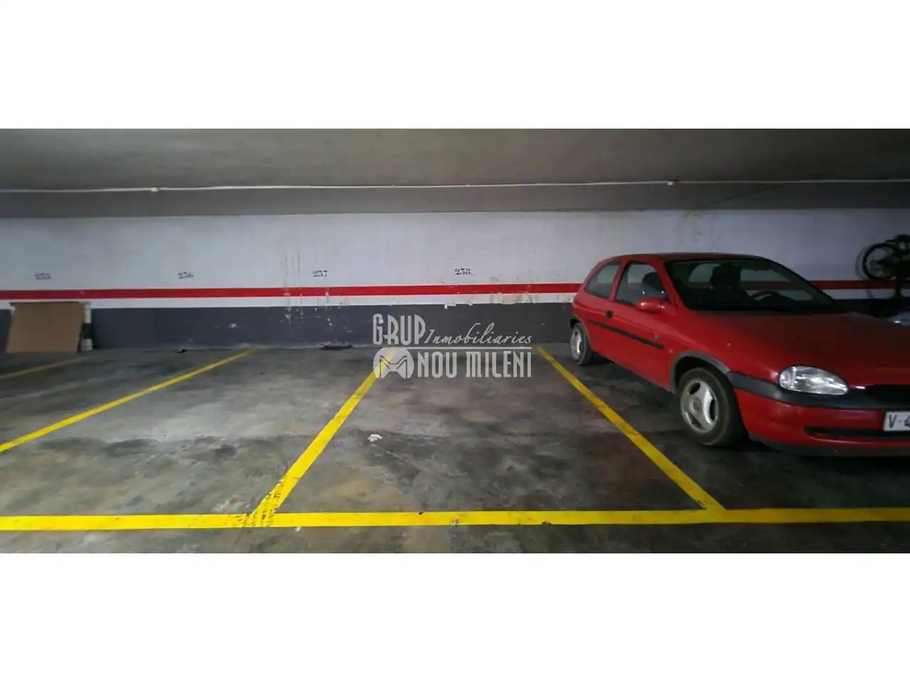 Aparcament de Dúplex de lloguer en Valencia amb Aire condicionat, Jardí privat i Parquet