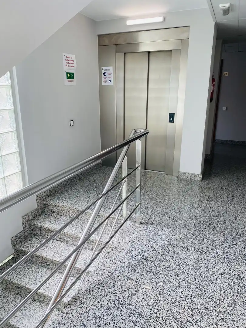 Oficina de lloguer en Cerdanyola del Vallès amb Aire condicionat i Terrassa