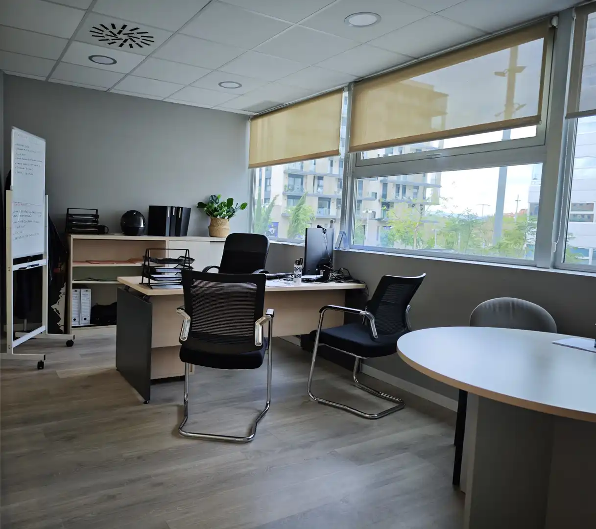 Oficina de lloguer en Sant Joan Despí amb Aire condicionat