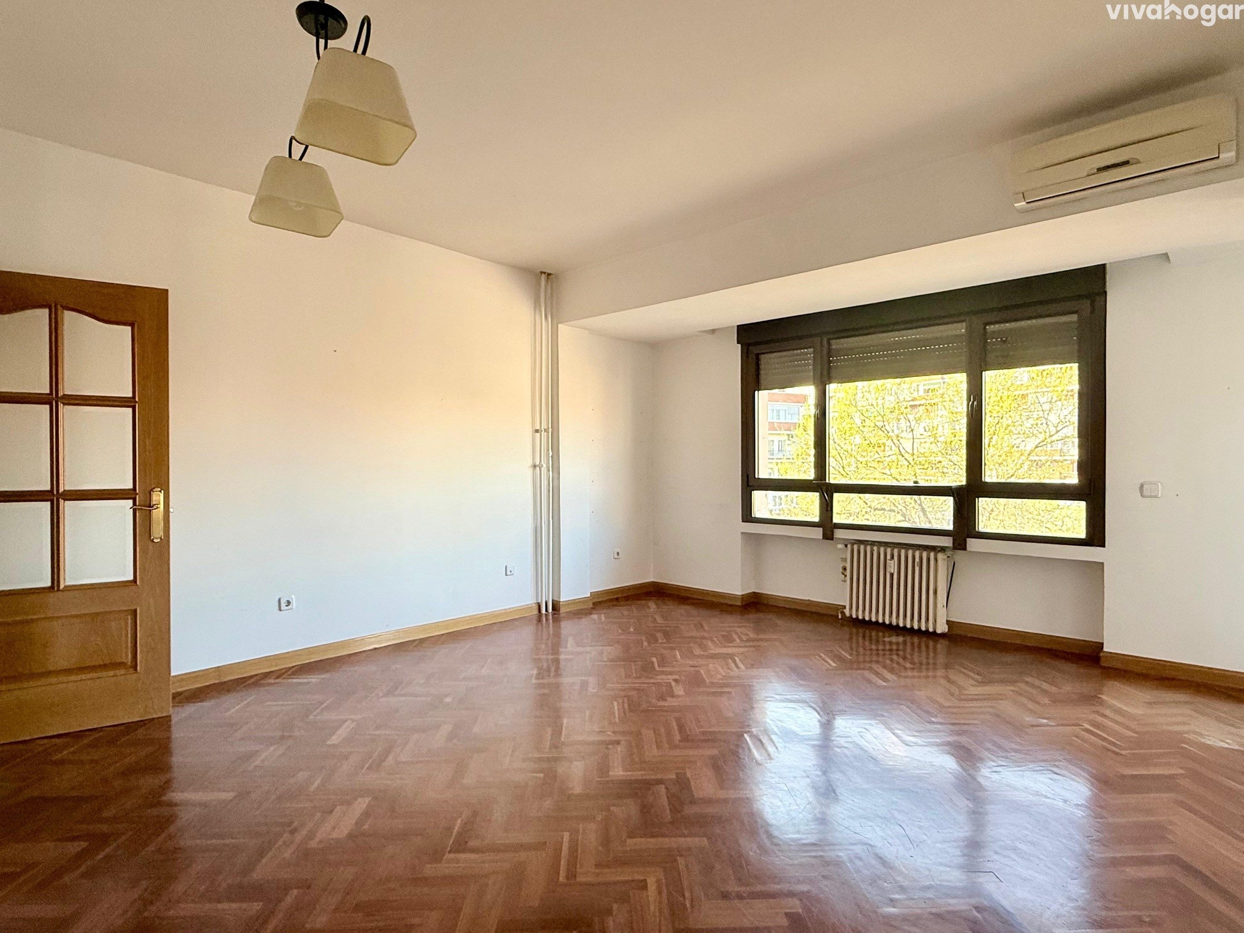 Flat for sale in ACALDE ANTONIO LOPEZ CASERO, Concepción, Ciudad Lineal