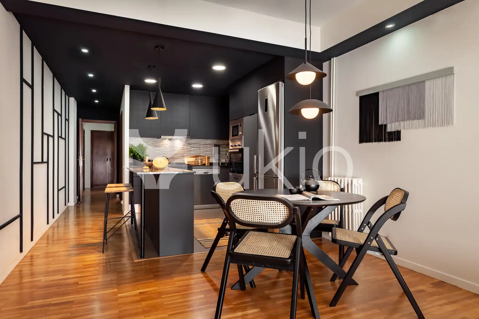 Cuina de Apartament de lloguer en Barcelona amb Aire condicionat, Calefacció i Terrassa