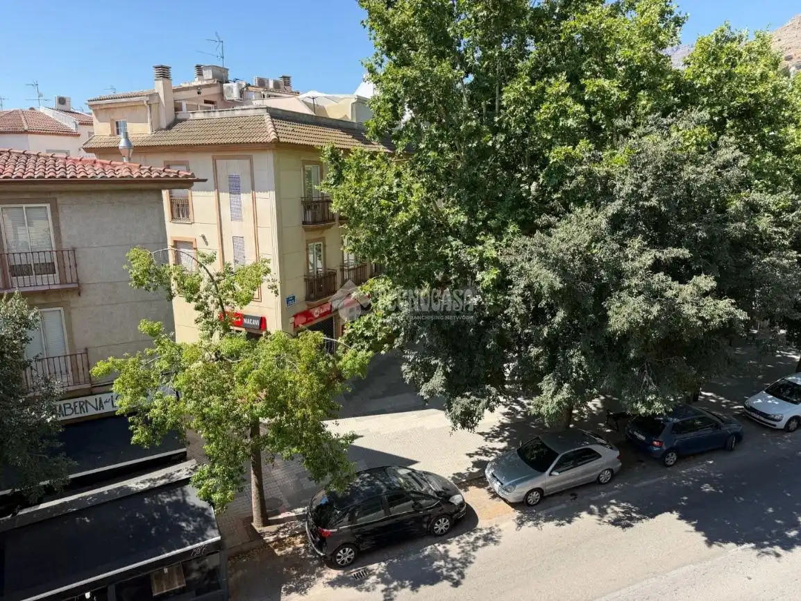 Vista exterior de Pis en venda en Jaén amb Aire condicionat, Moblat i Balcó