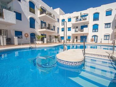 Apartament amb piscina en venda a Puerto de la Duquesa