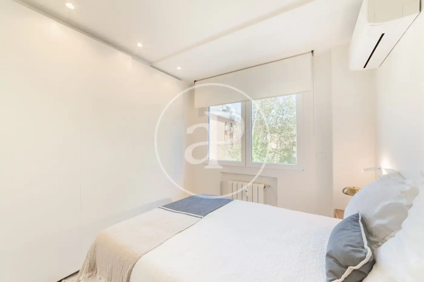 Bedroom of Flat for rent in Madrid  with Air Conditioner, Heating and Furnished