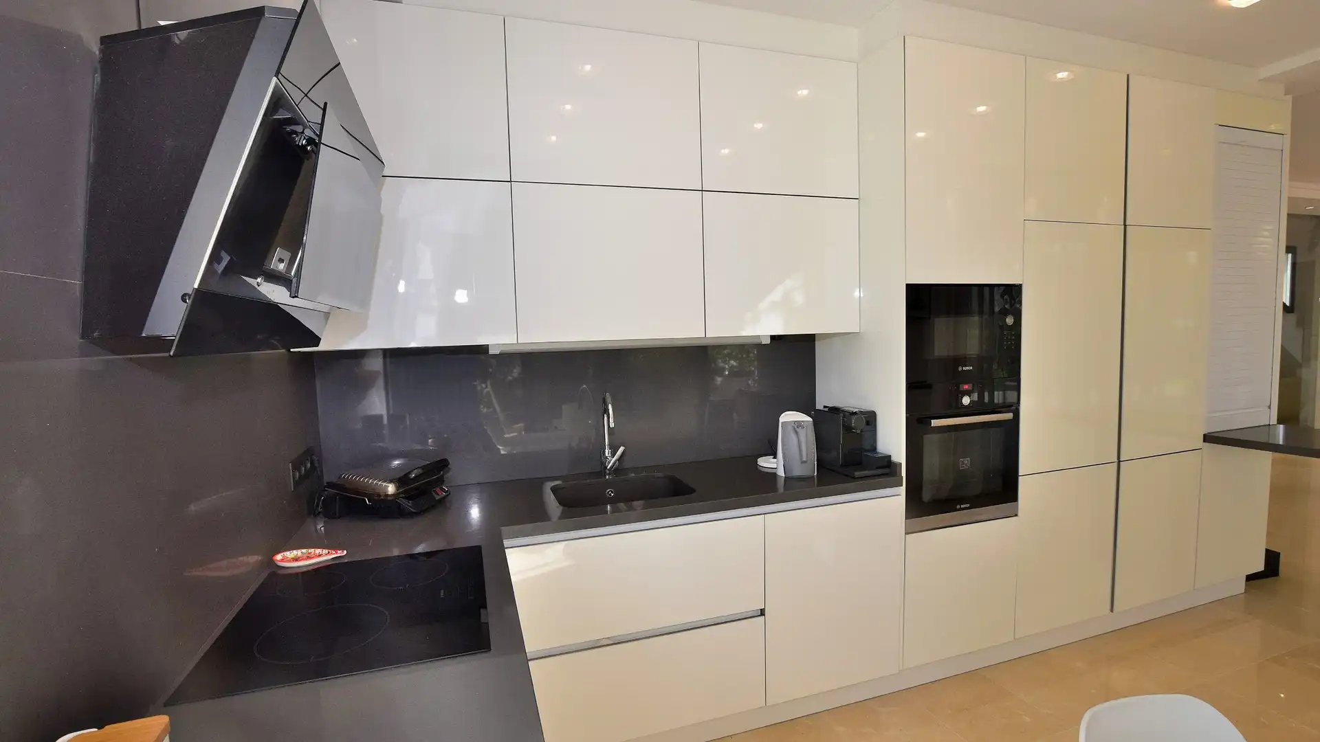 Kitchen of Houses for sale in Cambrils  with Air Conditioner, Private garden and Parquet flooring
