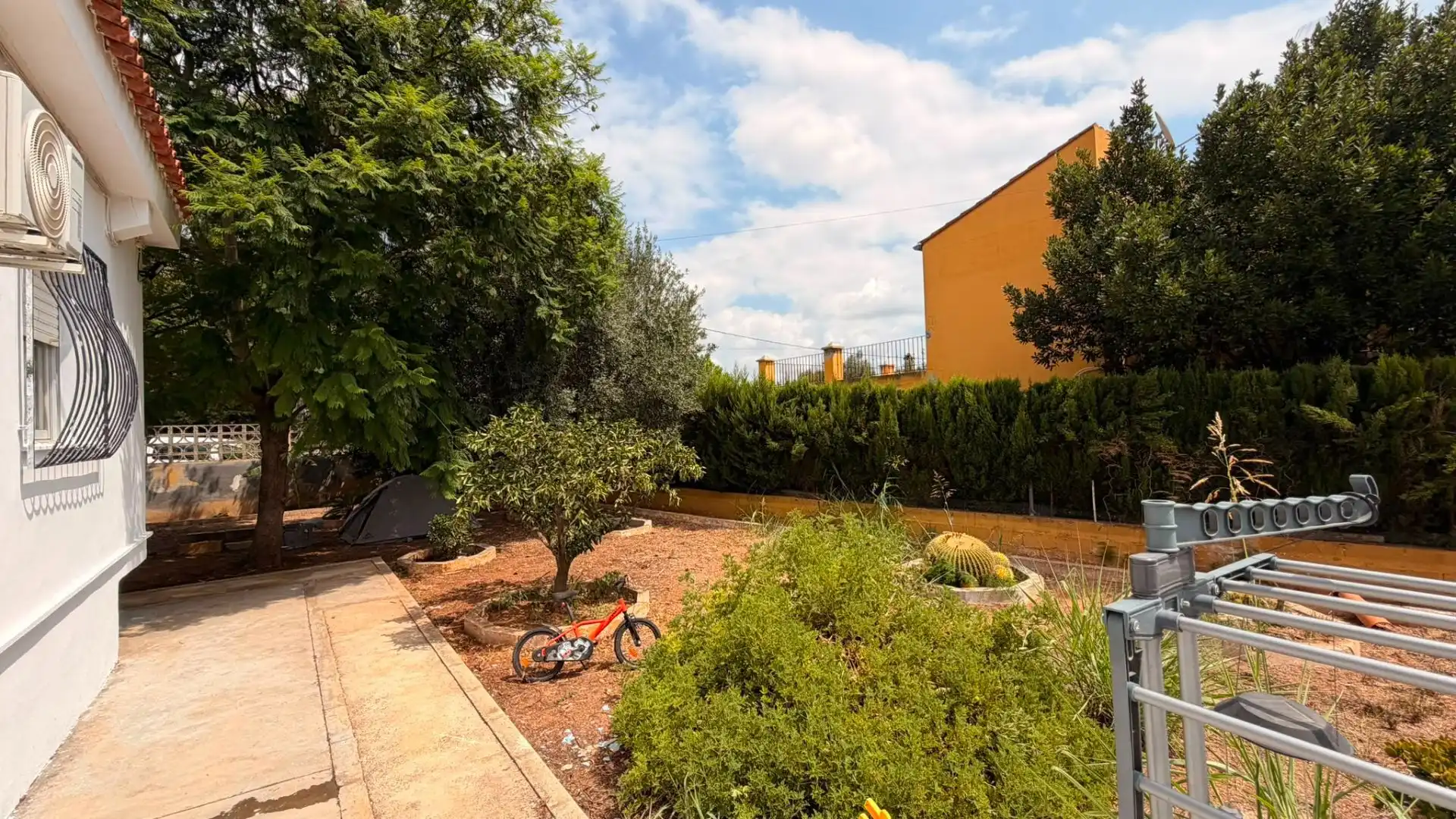Garden of Houses for sale in Alberic  with Air Conditioner, Heating and Private garden