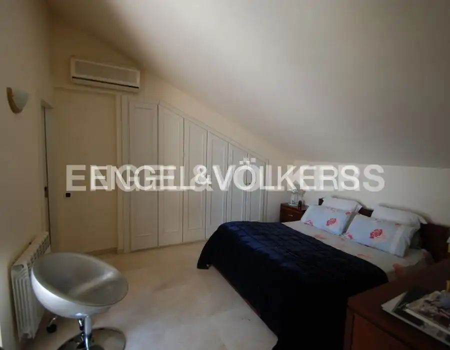 Attic for rent in Baixador