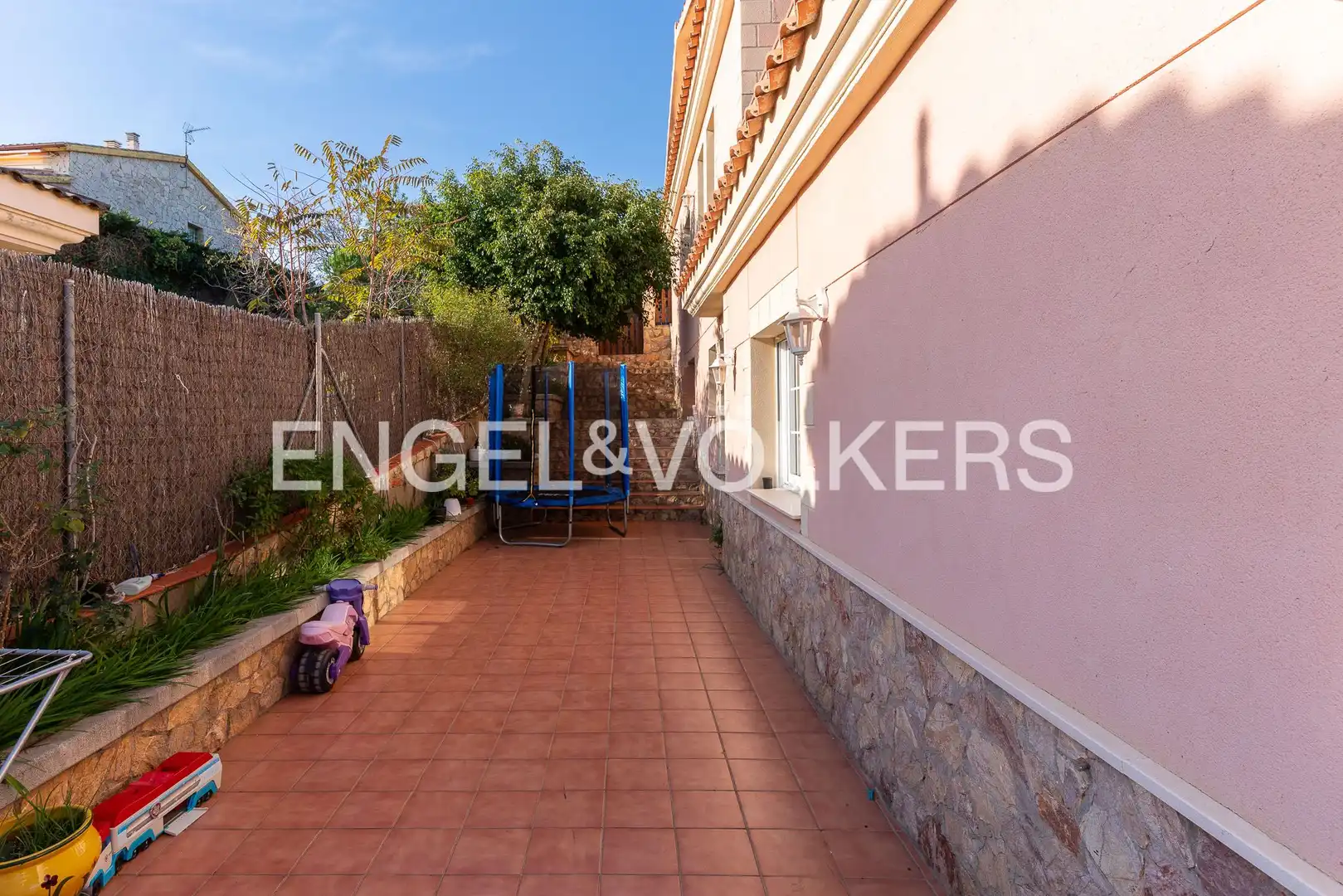 Terrassa de Casa o xalet en venda en Calella amb Calefacció, Jardí privat i Terrassa