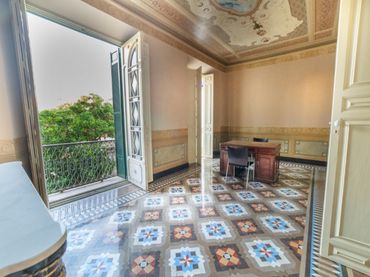 Flat with lift for sale in Plaza de la Merced 19