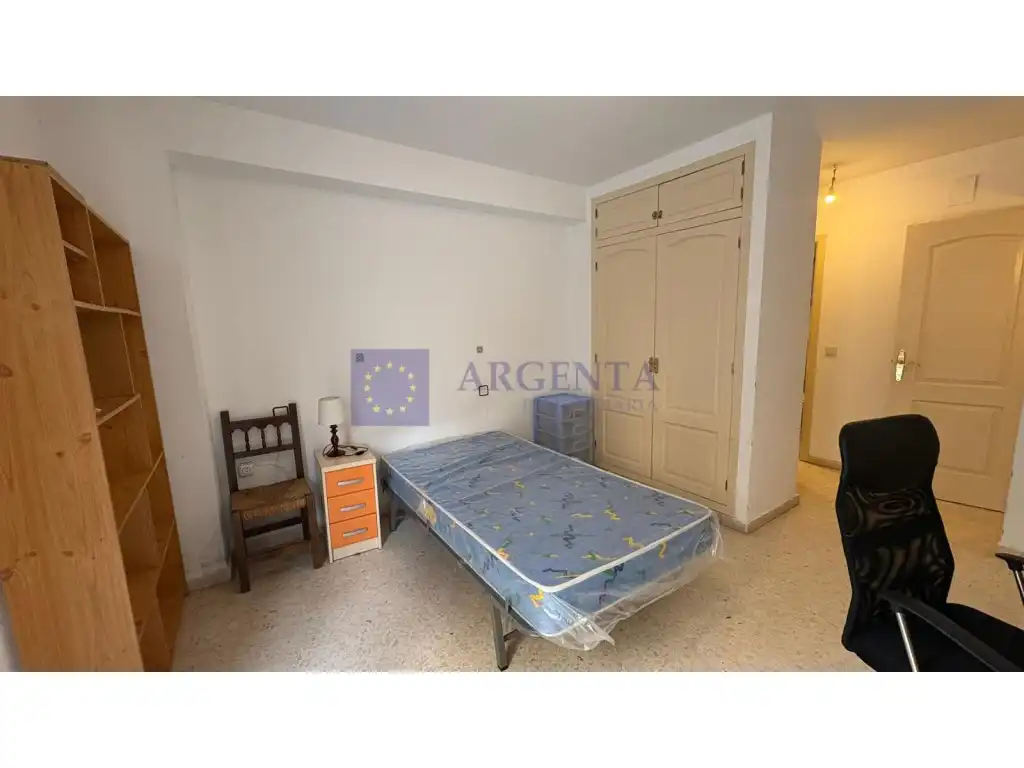 Habitación de Piso en venta en Cáceres con Aire acondicionado y Amueblado