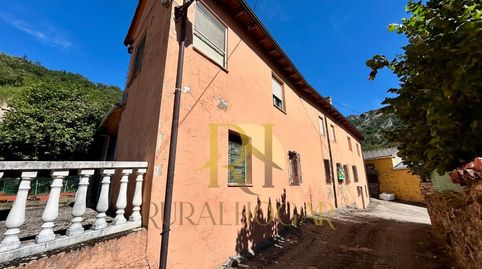 Foto 2 de Casa o xalet en venda a Lugar Felmin, Cármenes, León