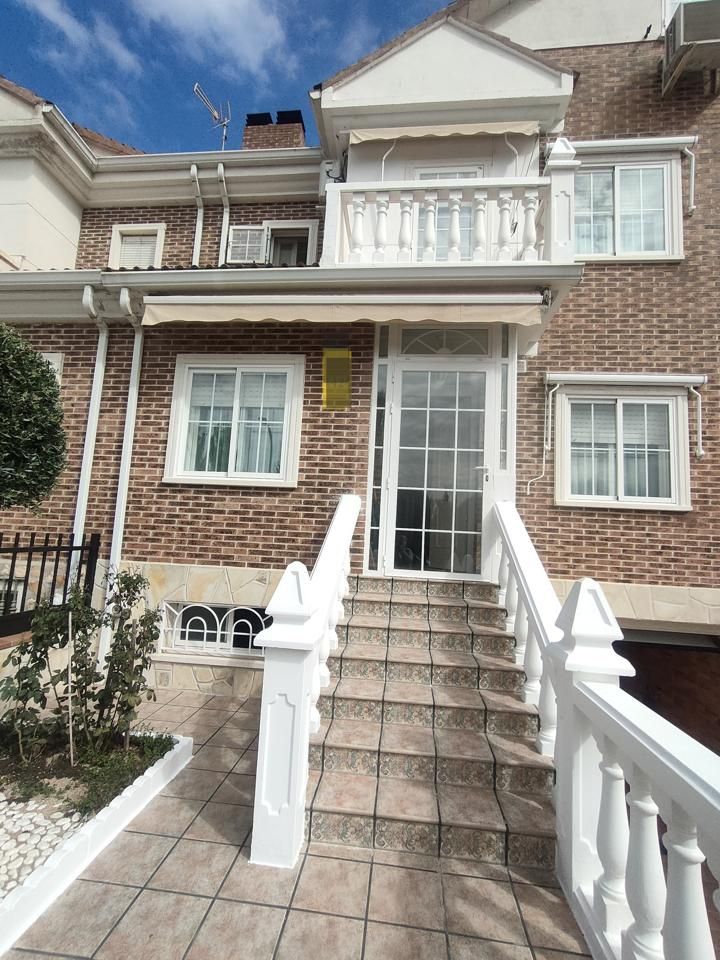 Single-family semi-detached for sale in Barbieri, Vallehermoso