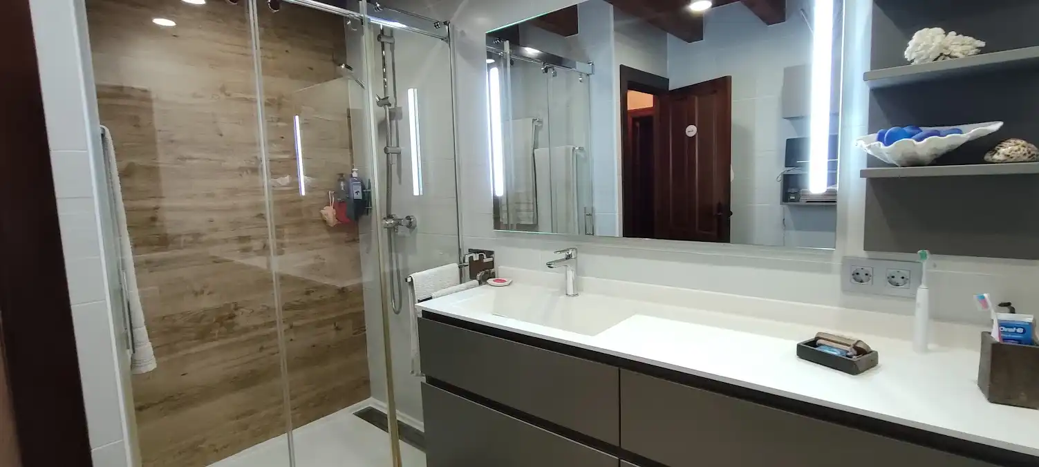 Baño de Casa o chalet en venta en Nava con Calefacción, Jardín privado y Parquet