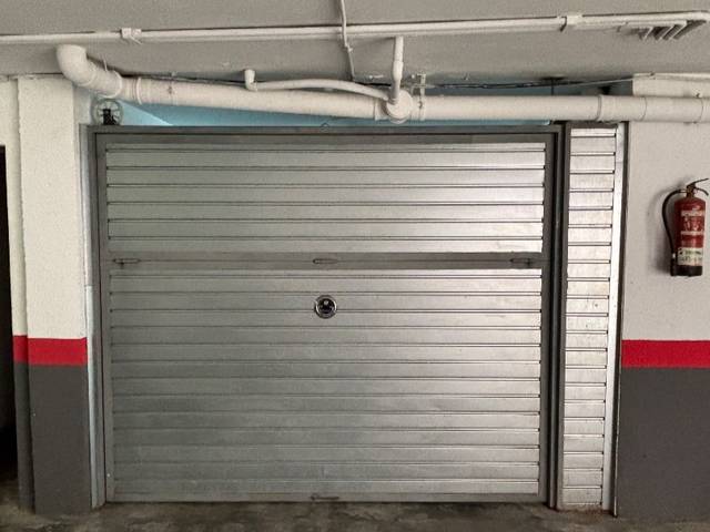 Garaje en Alquiler en Avinguda dels Pavos, 10 en Centre