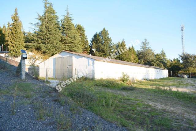 Nave industrial en Alquiler en N/A en Barro