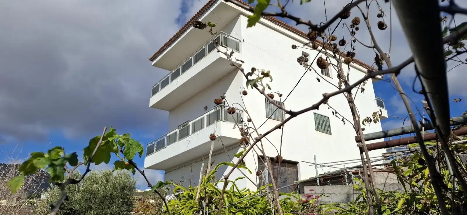 Vista exterior de Casa o xalet en venda en Arona amb Jardí privat i Terrassa
